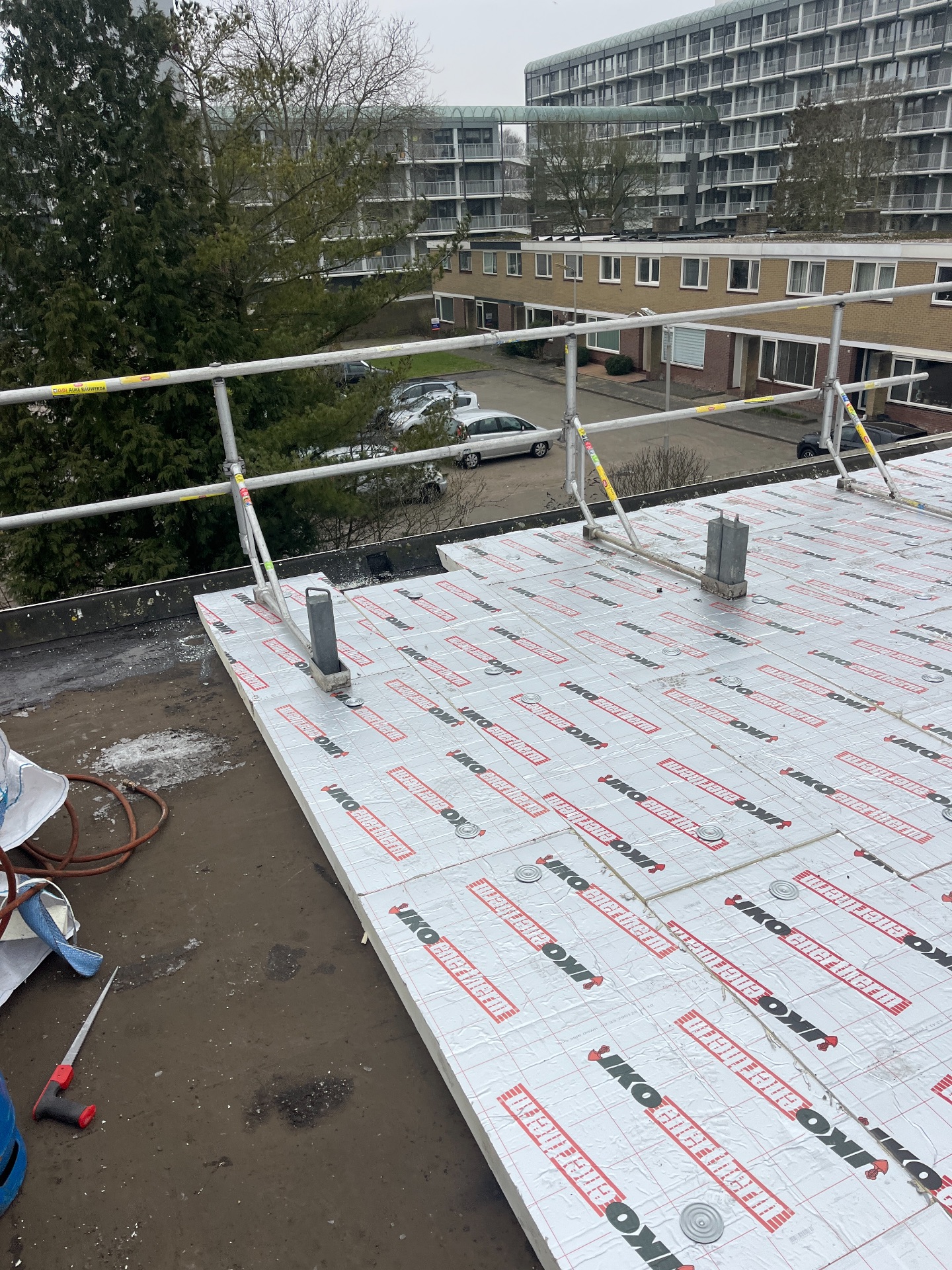 AddRoof dakdekkers aan het werk op een plat dak