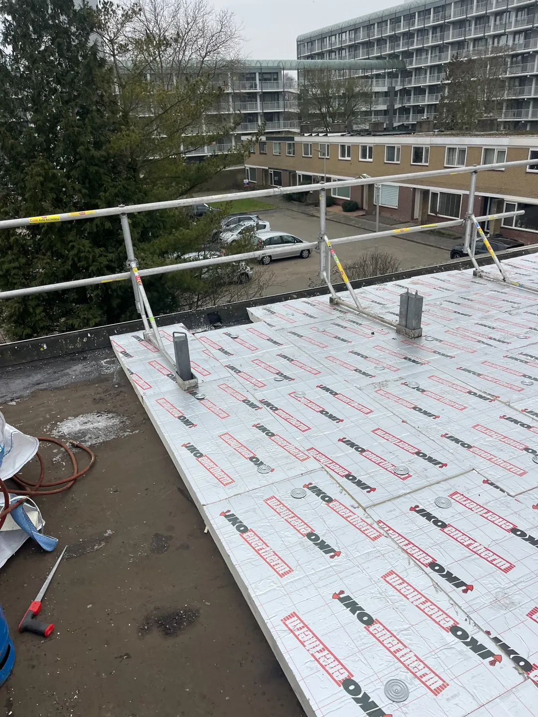 AddRoof dakdekkers aan het werk op een plat dak